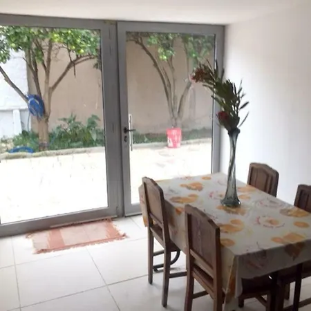 Casa Com Jardim Casal De Sao Tome 미라
